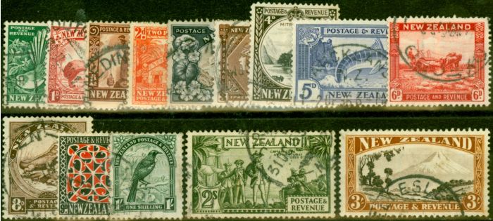 Old Postage Stamp from New Zealand 1935 Set of 14 SG556-569 Fine Used