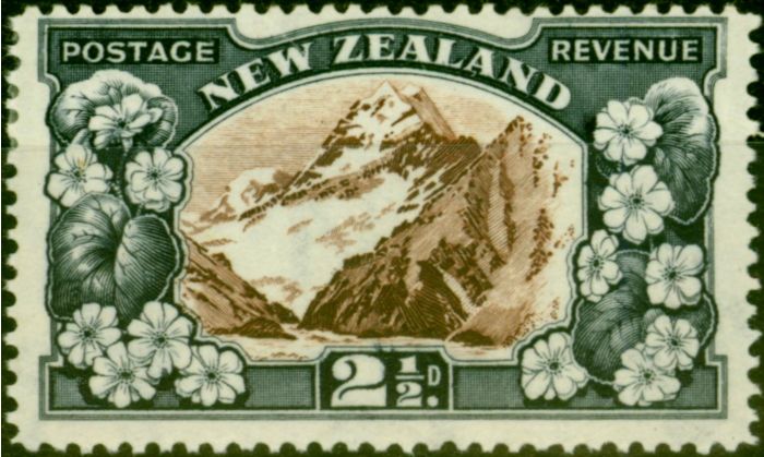 Valuable Postage Stamp from New Zealand 1936 2 1/2d Chocolate & Slate SG581b P.14 Fine LMM