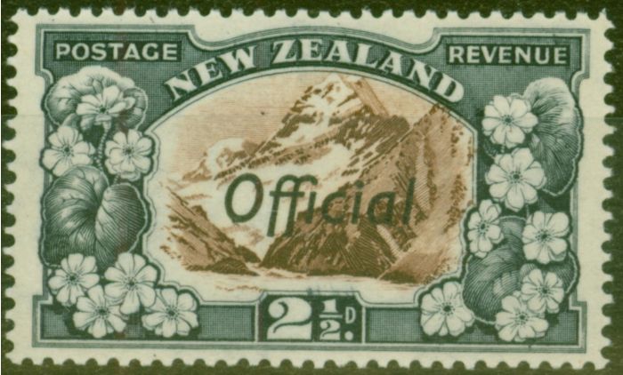 Valuable Postage Stamp from New Zealand 1938 2 1-/2d Chocolate & Slate SG0124a P.14 V.F MNH