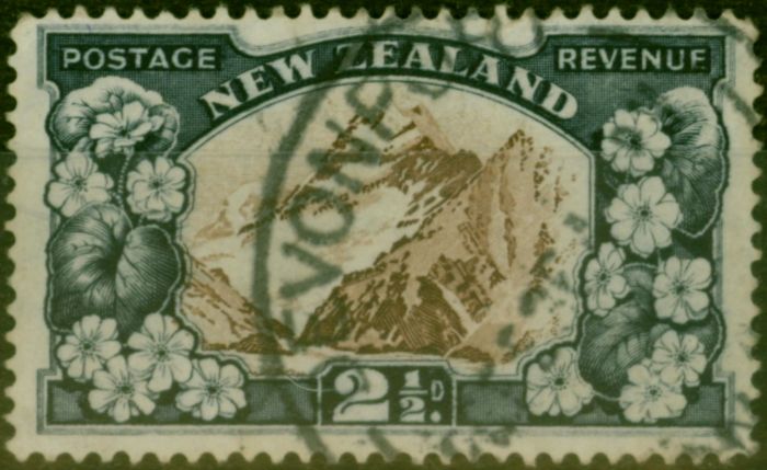 Valuable Postage Stamp from New Zealand 1935 2 1/2d Chocolate & Slate SG560b P.13.5 x 14 Fine Used