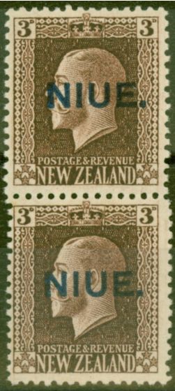 Valuable Postage Stamp from Niue 1917 3d Chocolate SG29b Vertical Pair SG29-29a V.F MNH